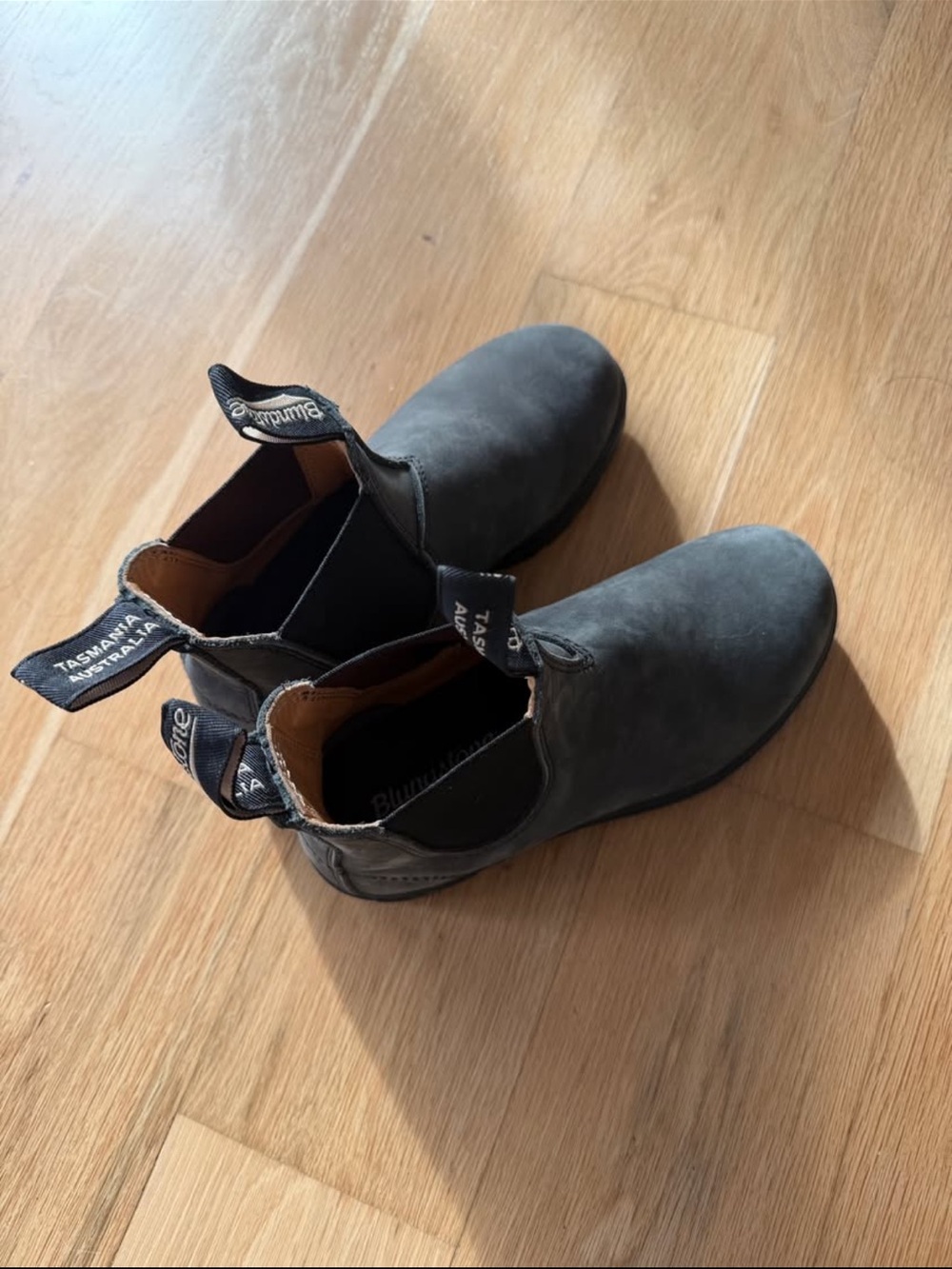 Blundstone 587 Chelsea Unisex Shoes Size 6 womens, Color: Rustic Black